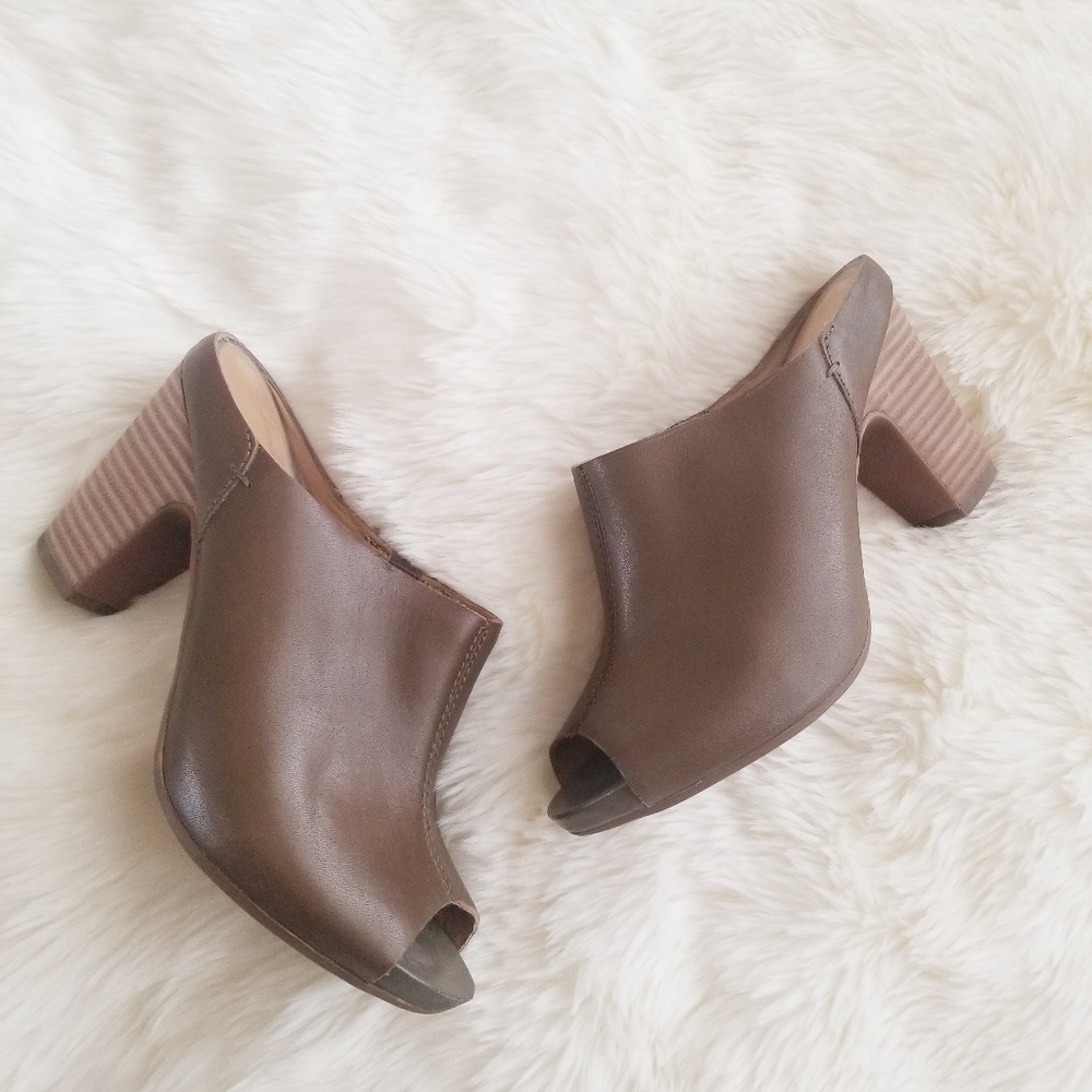 SOLD CLARKS Leather Block Heel Slip On Mules